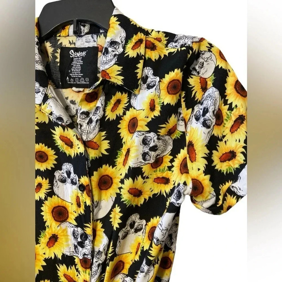 💀 Spencer’s button down shirt 💀 - Picture 2 of 5